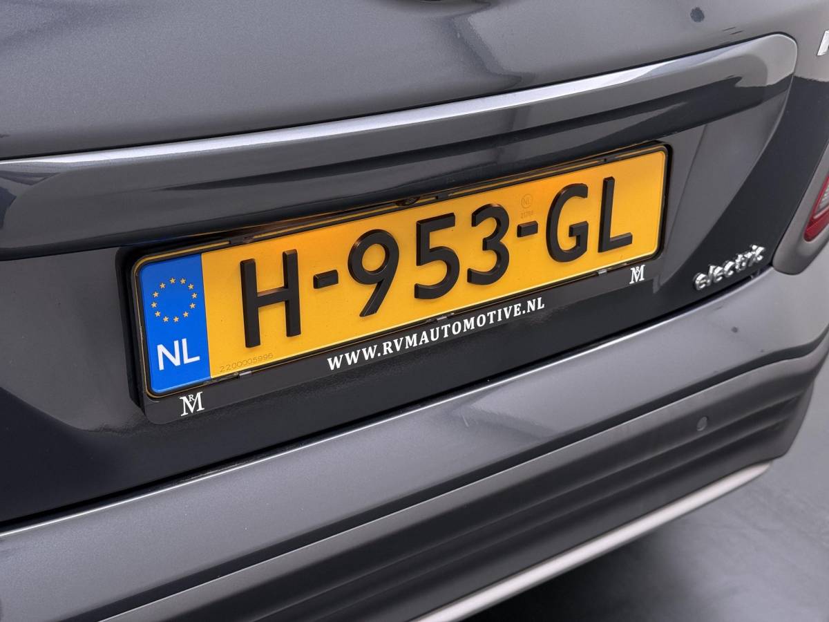 Hyundai Kona Hyundai Kona EV Premium 64 kWh SOH 94% | ORIGINEEL NL AUTO | 3-FASE LADEN | WARMTEPOMP| SCHUIFDAK | LEREN BEKLEDING | STOEL- + STUURERWARMING | KRELL PREMIUM AUDIO | HEAD-UP DISPLAY | STOELVENTILATIE | AFNEEMBARE TREKHAAK | CAMERA | ACHTERBANKVERWARMING | ALL-SEASON BANDEN | HYUNDAI DEALER ONDERHOUDEN | 12 MND. BOVAG GARANTIE