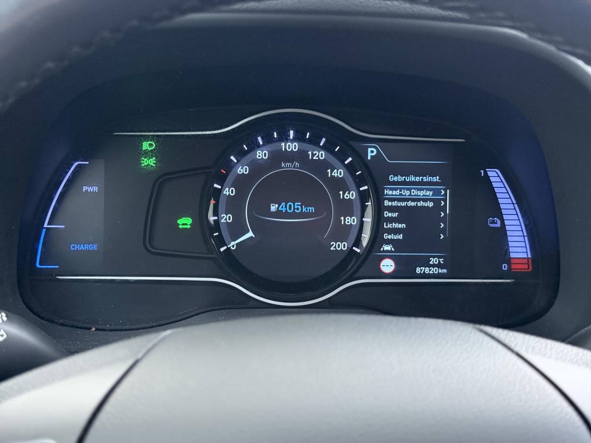 Hyundai Kona Hyundai Kona EV Premium 64 kWh SOH 94% | ORIGINEEL NL AUTO | 3-FASE LADEN | WARMTEPOMP| SCHUIFDAK | LEREN BEKLEDING | STOEL- + STUURERWARMING | KRELL PREMIUM AUDIO | HEAD-UP DISPLAY | STOELVENTILATIE | AFNEEMBARE TREKHAAK | CAMERA | ACHTERBANKVERWARMING | ALL-SEASON BANDEN | HYUNDAI DEALER ONDERHOUDEN | 12 MND. BOVAG GARANTIE