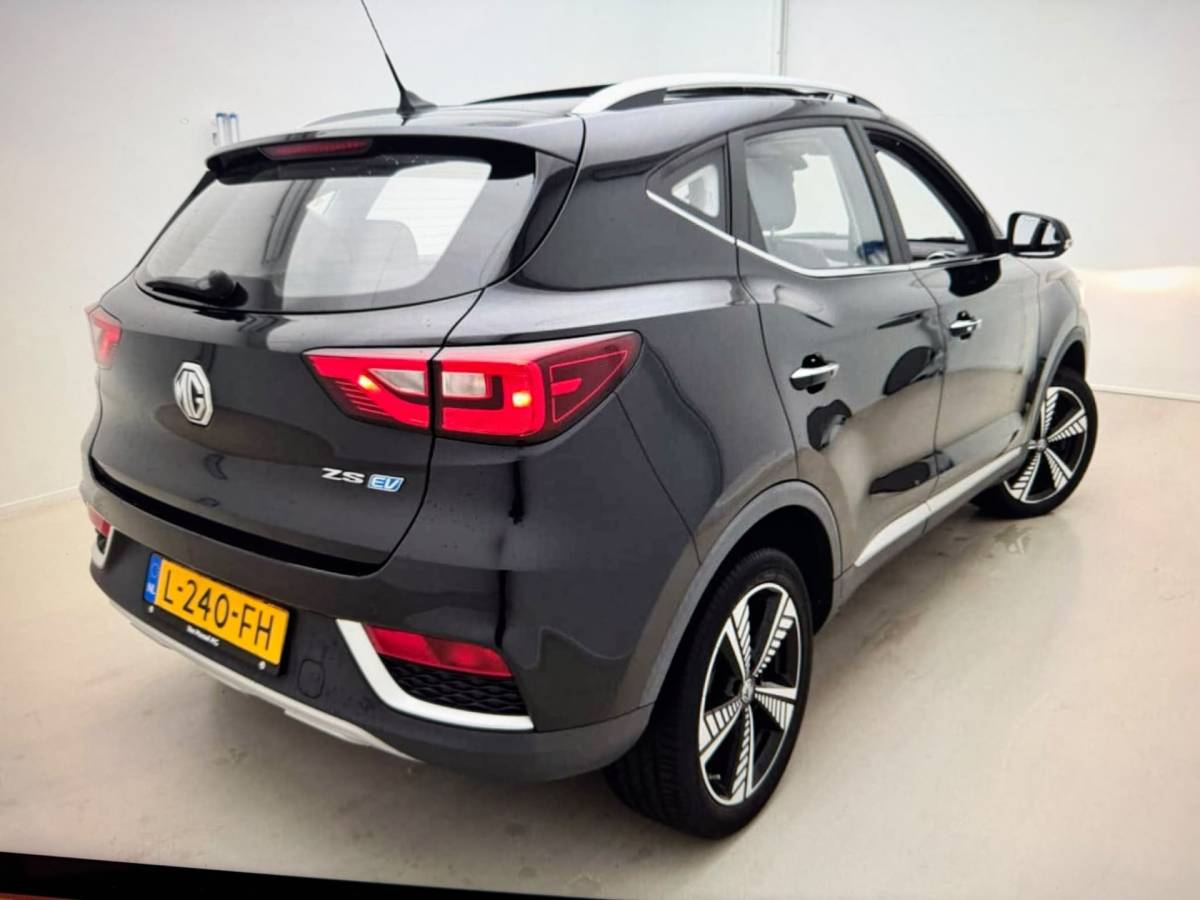MG ZS EV MG MG ZS BWJ 2021 EV Luxury 143 PK  45 kWh KOMT BINNEN !!