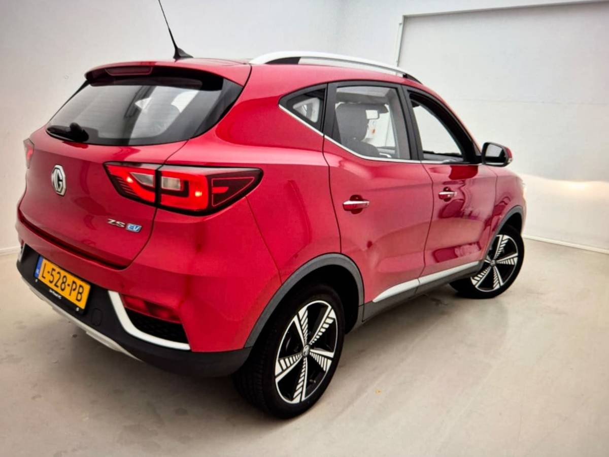 MG ZS EV MG MG ZS BWJ 2021 EV 143 PK Luxury 45 kWh KOMT BINNEN !!