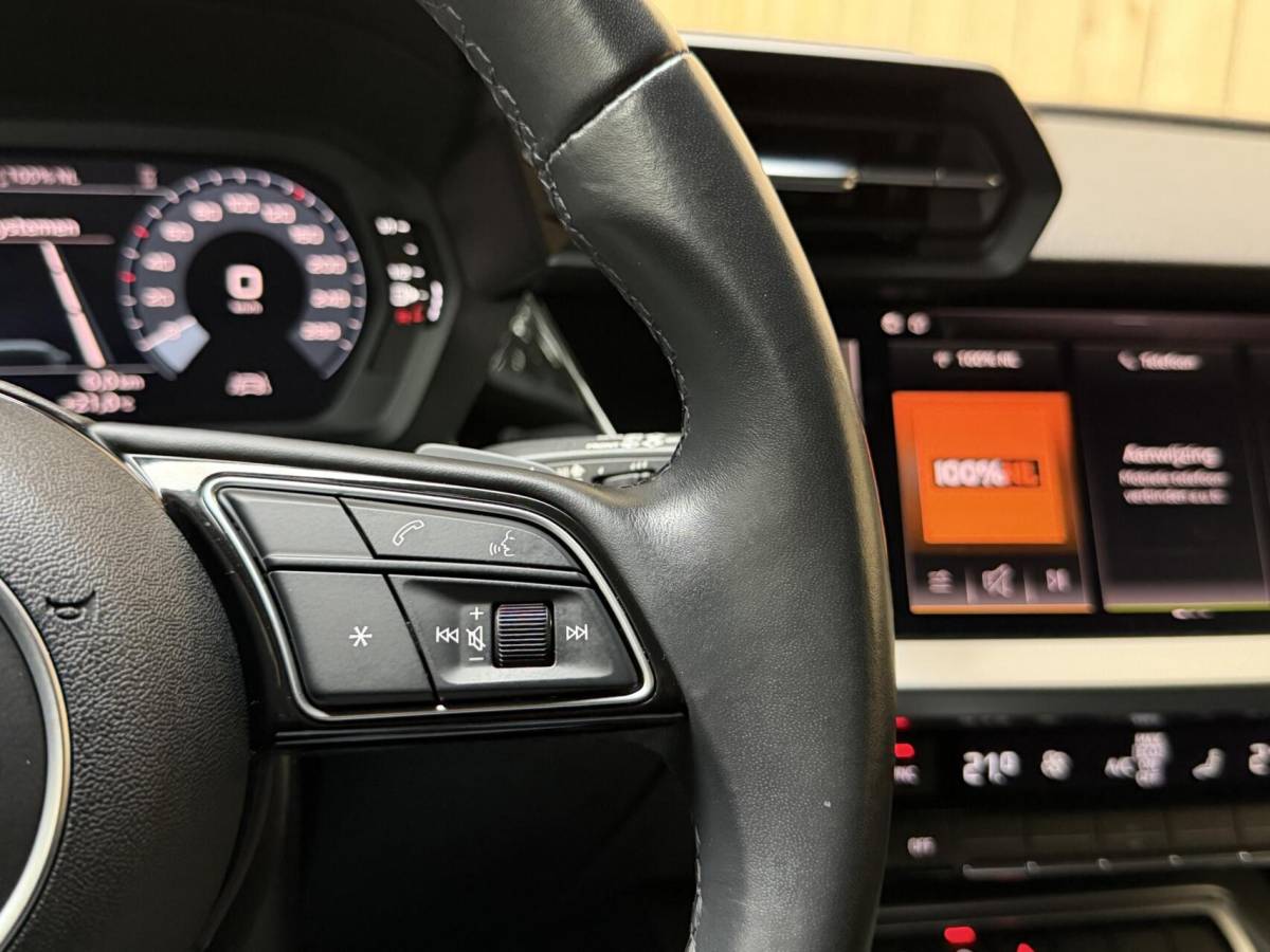 Audi A3 Audi A3 Sportback 30 TFSI Pro Line Automaat Apple CarPlay/Android Auto | Cruise control & climate control | DAB ontvanger | LED koplampen | Cruise control & climate control | Lane assist | Lichtmetalen velgen