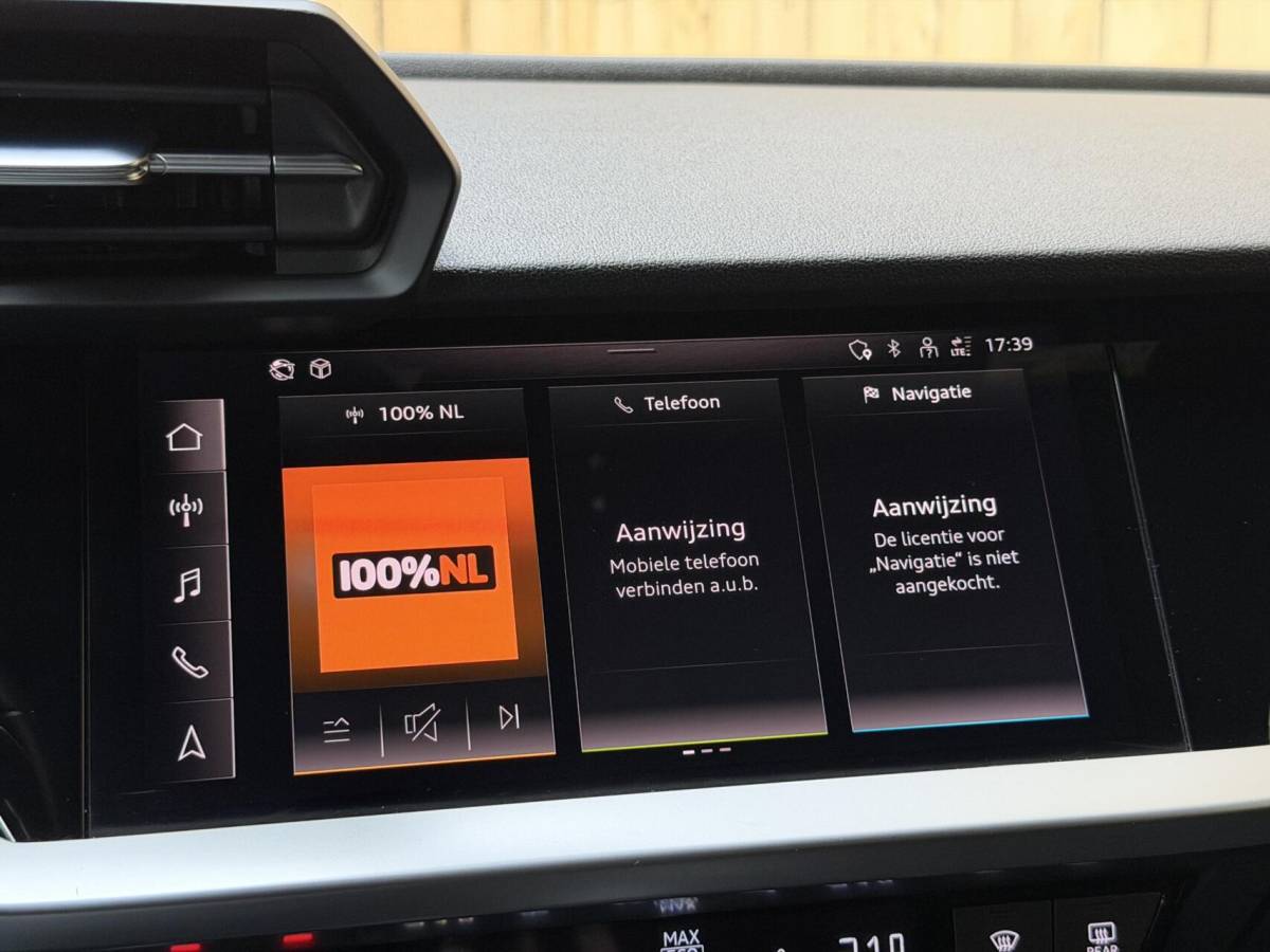 Audi A3 Audi A3 Sportback 30 TFSI Pro Line Automaat Apple CarPlay/Android Auto | Cruise control & climate control | DAB ontvanger | LED koplampen | Cruise control & climate control | Lane assist | Lichtmetalen velgen