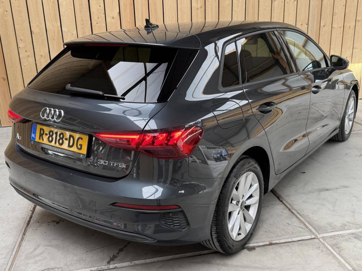 Audi A3 Audi A3 Sportback 30 TFSI Pro Line Automaat Apple CarPlay/Android Auto | Cruise control & climate control | DAB ontvanger | LED koplampen | Cruise control & climate control | Lane assist | Lichtmetalen velgen