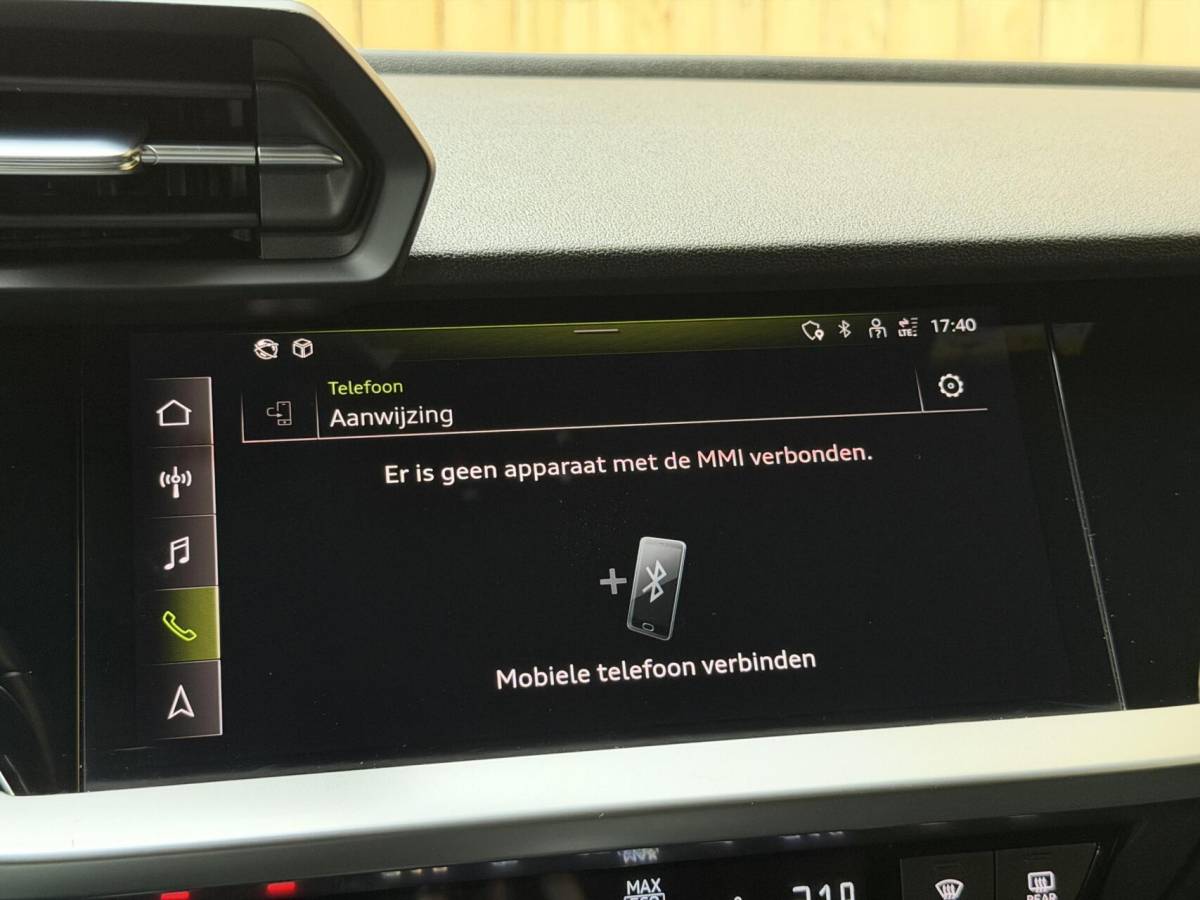 Audi A3 Audi A3 Sportback 30 TFSI Pro Line Automaat Apple CarPlay/Android Auto | Cruise control & climate control | DAB ontvanger | LED koplampen | Cruise control & climate control | Lane assist | Lichtmetalen velgen