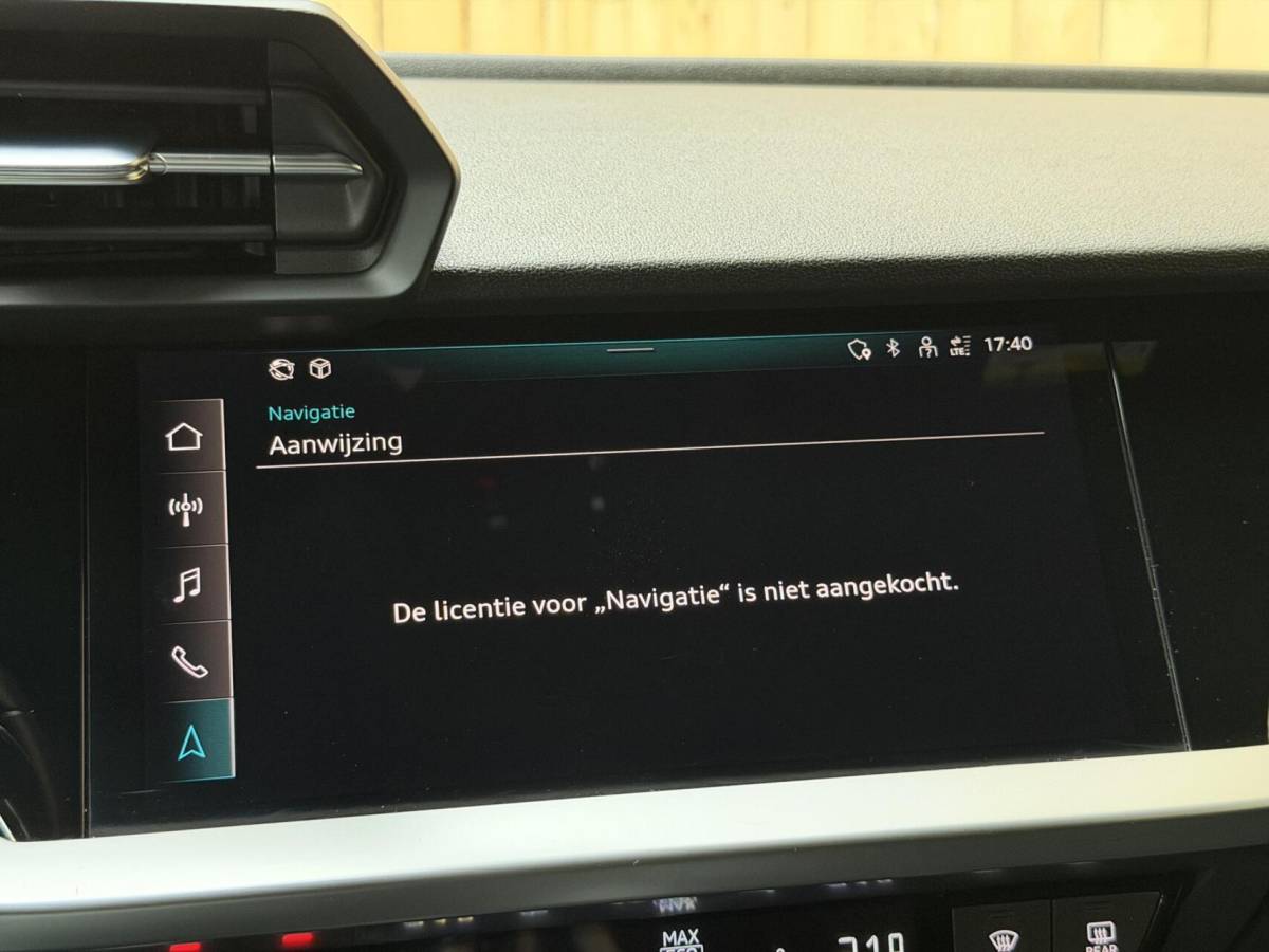 Audi A3 Audi A3 Sportback 30 TFSI Pro Line Automaat Apple CarPlay/Android Auto | Cruise control & climate control | DAB ontvanger | LED koplampen | Cruise control & climate control | Lane assist | Lichtmetalen velgen
