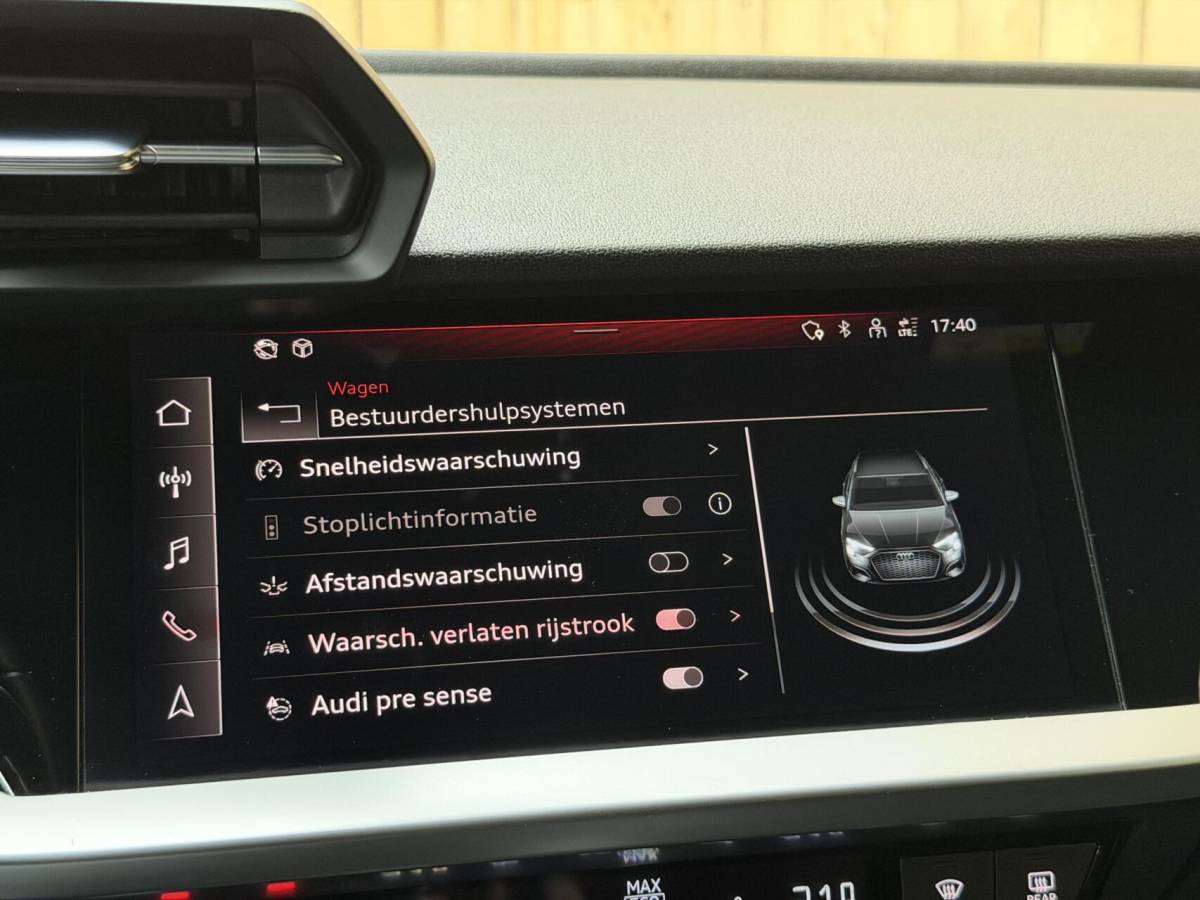 Audi A3 Audi A3 Sportback 30 TFSI Pro Line Automaat Apple CarPlay/Android Auto | Cruise control & climate control | DAB ontvanger | LED koplampen | Cruise control & climate control | Lane assist | Lichtmetalen velgen