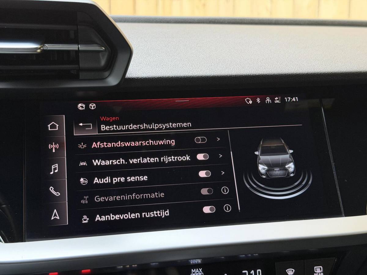 Audi A3 Audi A3 Sportback 30 TFSI Pro Line Automaat Apple CarPlay/Android Auto | Cruise control & climate control | DAB ontvanger | LED koplampen | Cruise control & climate control | Lane assist | Lichtmetalen velgen