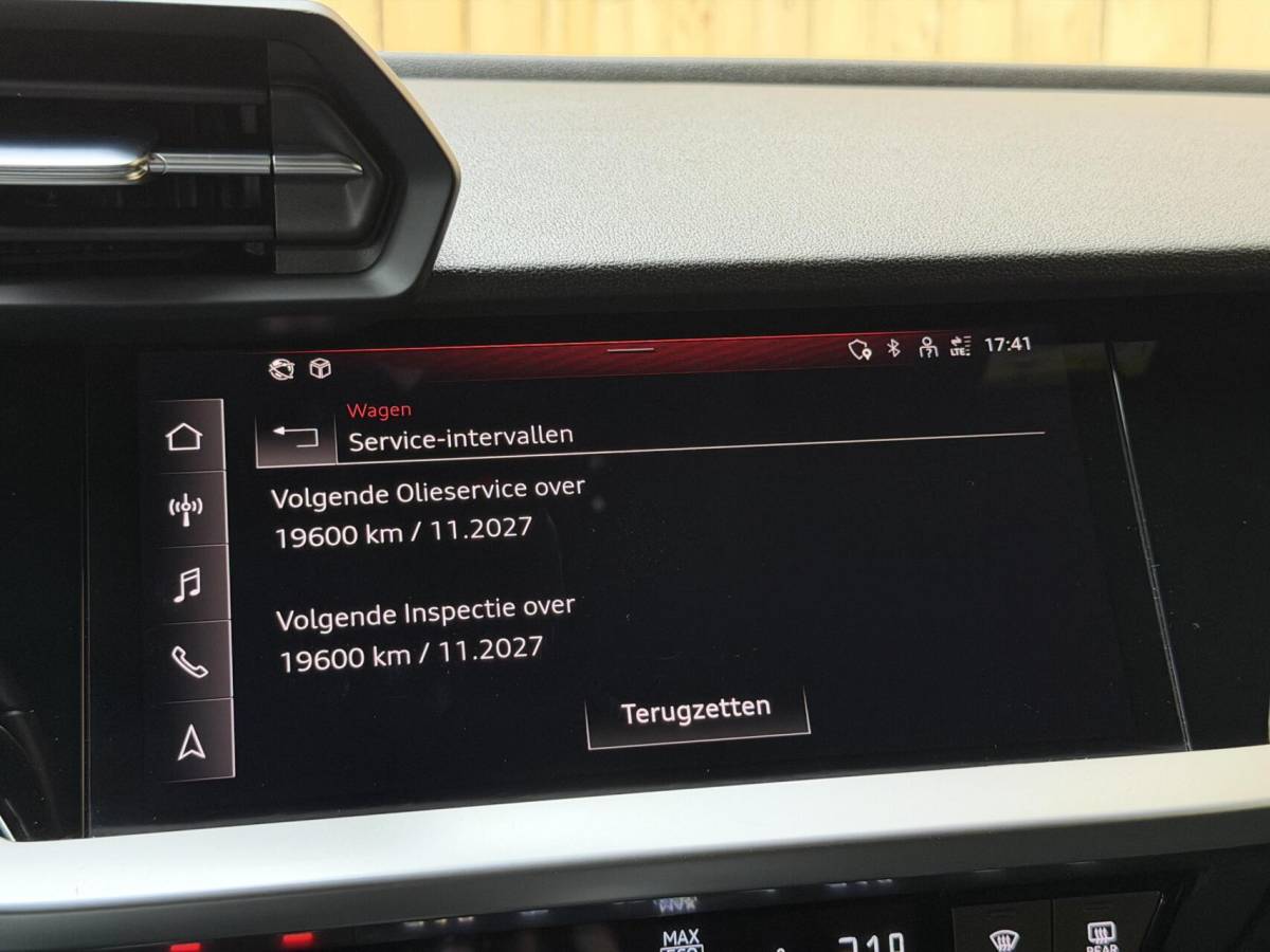 Audi A3 Audi A3 Sportback 30 TFSI Pro Line Automaat Apple CarPlay/Android Auto | Cruise control & climate control | DAB ontvanger | LED koplampen | Cruise control & climate control | Lane assist | Lichtmetalen velgen