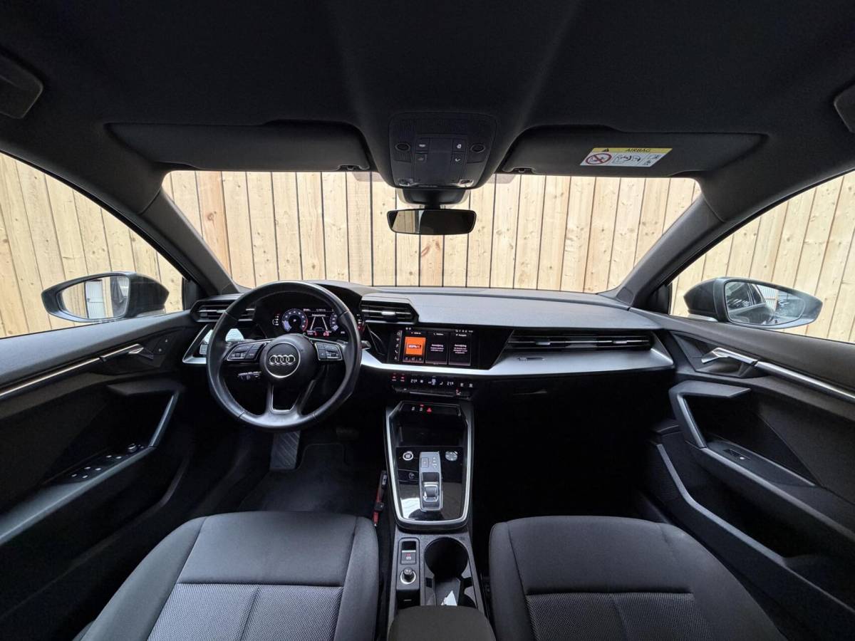 Audi A3 Audi A3 Sportback 30 TFSI Pro Line Automaat Apple CarPlay/Android Auto | Cruise control & climate control | DAB ontvanger | LED koplampen | Cruise control & climate control | Lane assist | Lichtmetalen velgen