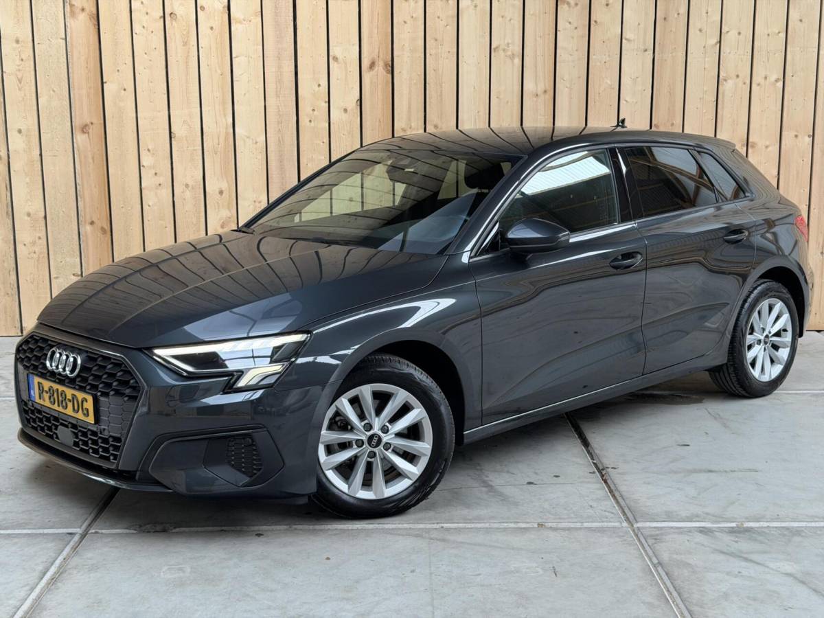 Audi A3 Audi A3 Sportback 30 TFSI Pro Line Automaat Apple CarPlay/Android Auto | Cruise control & climate control | DAB ontvanger | LED koplampen | Cruise control & climate control | Lane assist | Lichtmetalen velgen
