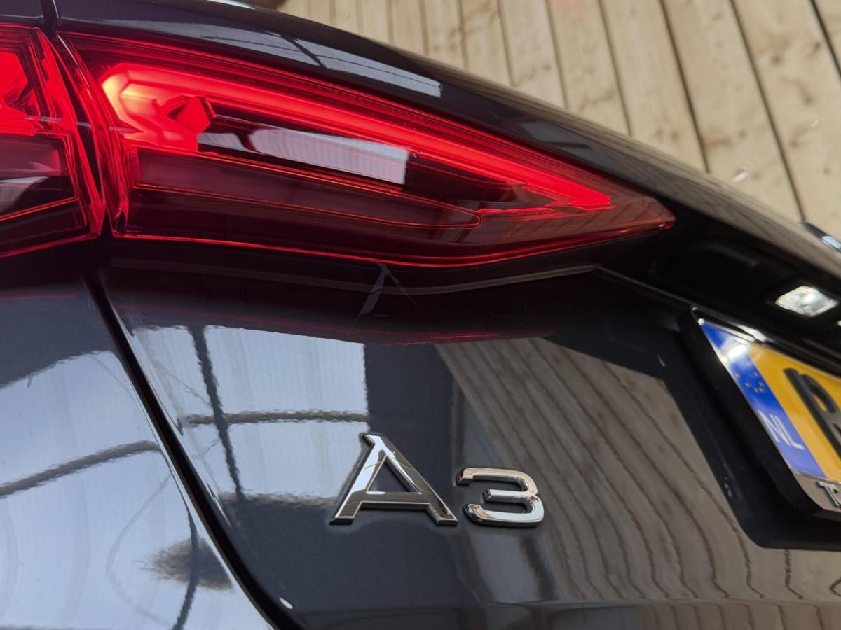 Audi A3 Audi A3 Sportback 30 TFSI Pro Line Automaat Apple CarPlay/Android Auto | Cruise control & climate control | DAB ontvanger | LED koplampen | Cruise control & climate control | Lane assist | Lichtmetalen velgen
