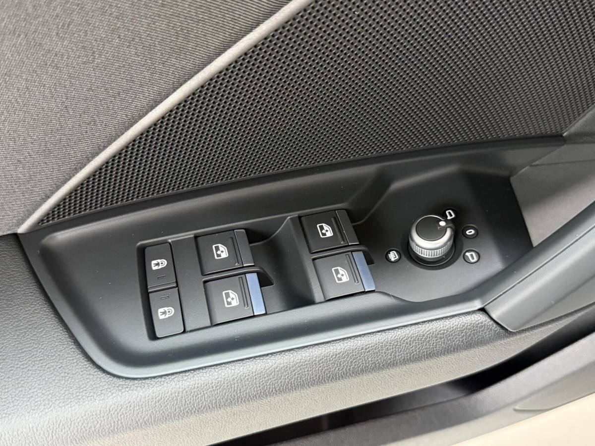 Audi A3 Audi A3 Sportback 30 TFSI Pro Line Automaat Apple CarPlay/Android Auto | Cruise control & climate control | DAB ontvanger | LED koplampen | Cruise control & climate control | Lane assist | Lichtmetalen velgen