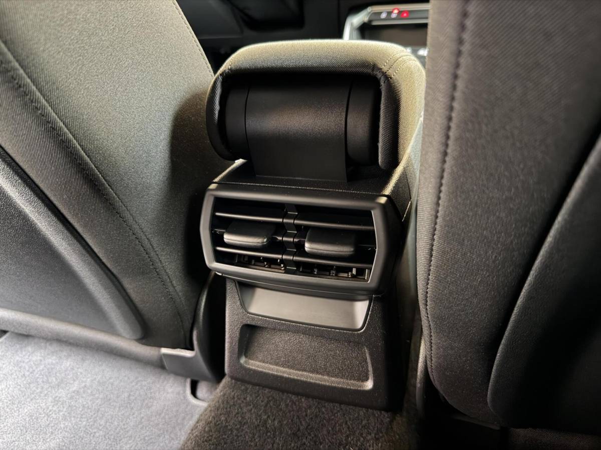 Audi A3 Audi A3 Sportback 30 TFSI Pro Line Automaat Apple CarPlay/Android Auto | Cruise control & climate control | DAB ontvanger | LED koplampen | Cruise control & climate control | Lane assist | Lichtmetalen velgen
