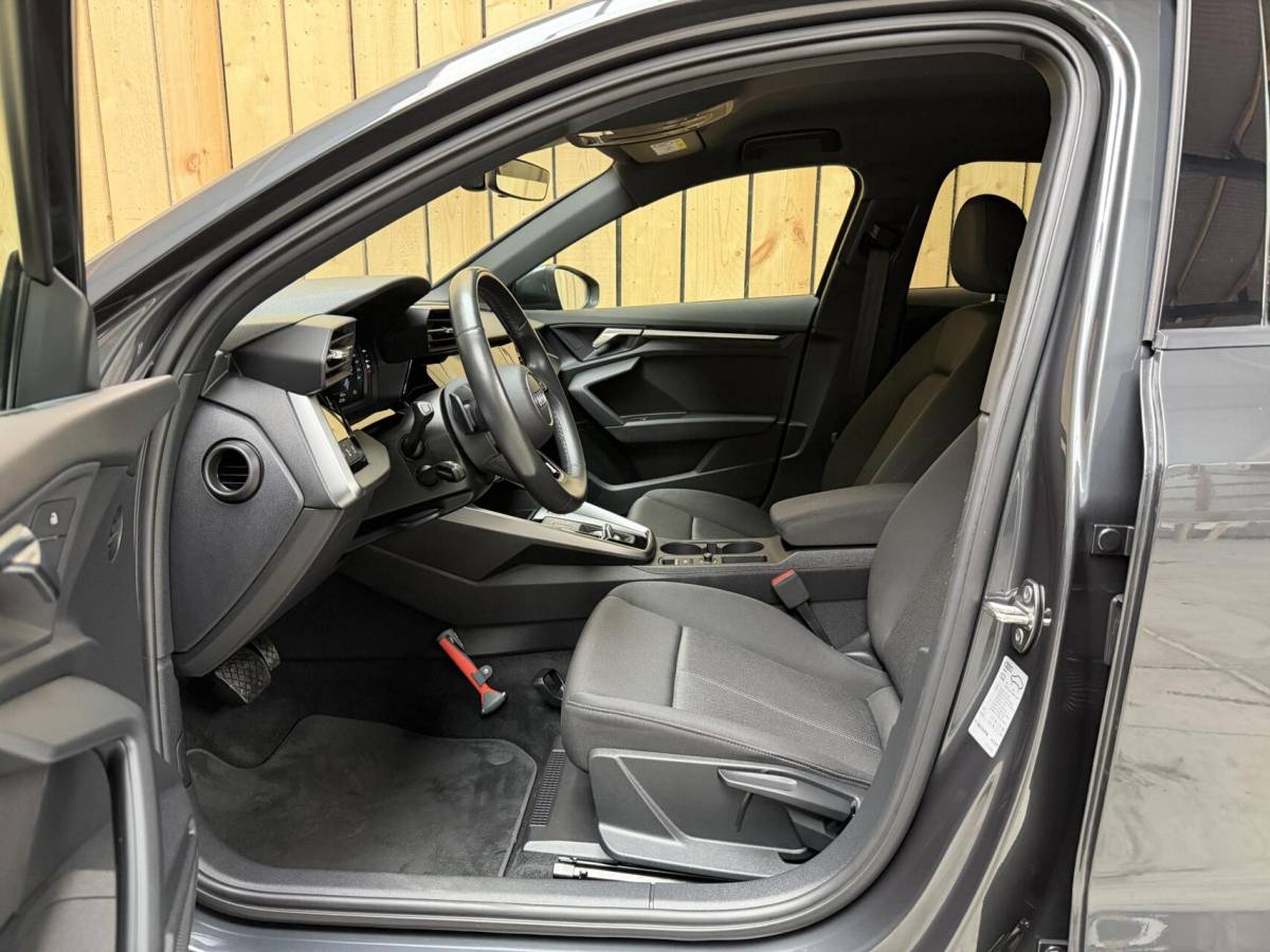 Audi A3 Audi A3 Sportback 30 TFSI Pro Line Automaat Apple CarPlay/Android Auto | Cruise control & climate control | DAB ontvanger | LED koplampen | Cruise control & climate control | Lane assist | Lichtmetalen velgen