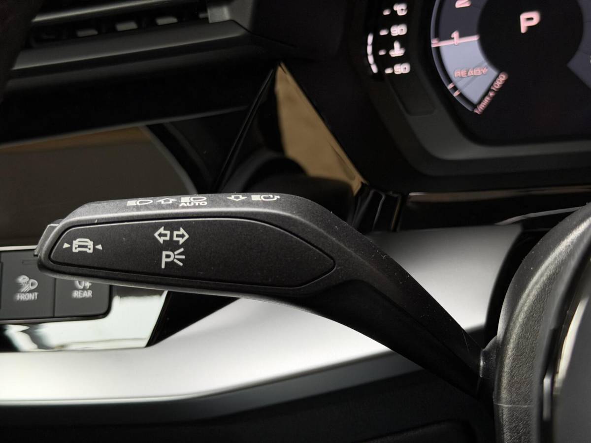 Audi A3 Audi A3 Sportback 30 TFSI Pro Line Automaat Apple CarPlay/Android Auto | Cruise control & climate control | DAB ontvanger | LED koplampen | Cruise control & climate control | Lane assist | Lichtmetalen velgen