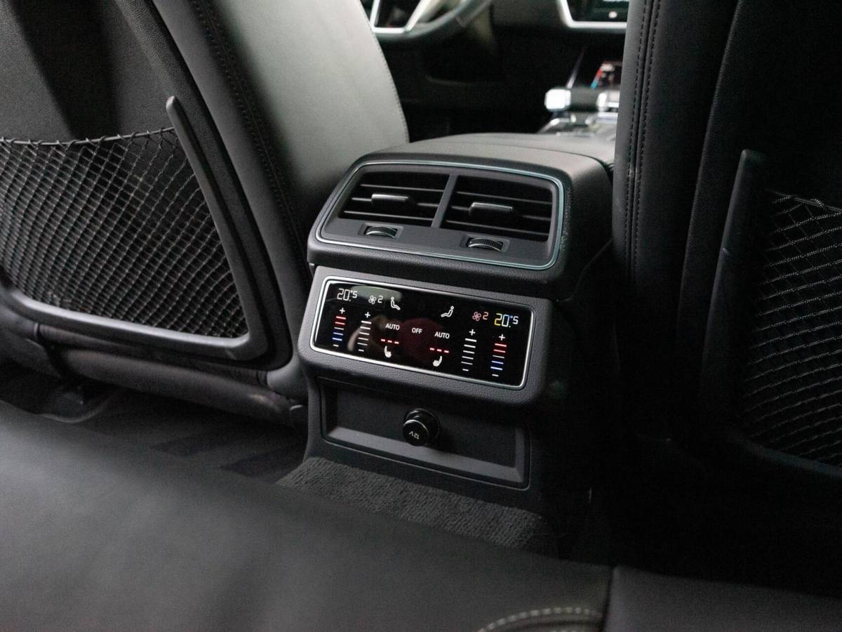 Audi A6 Audi A6 Avant 55 TFSI e quattro Competition|Panoramadak|B&O|Camera 360°|Diamond Stitching|Trekhaak|Head up|Stuurverw.|Keyless|Sportstoelen