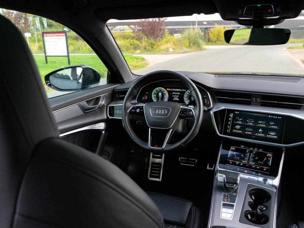 Audi A6 Audi A6 Avant 55 TFSI e quattro Competition|Panoramadak|B&O|Camera 360°|Diamond Stitching|Trekhaak|Head up|Stuurverw.|Keyless|Sportstoelen