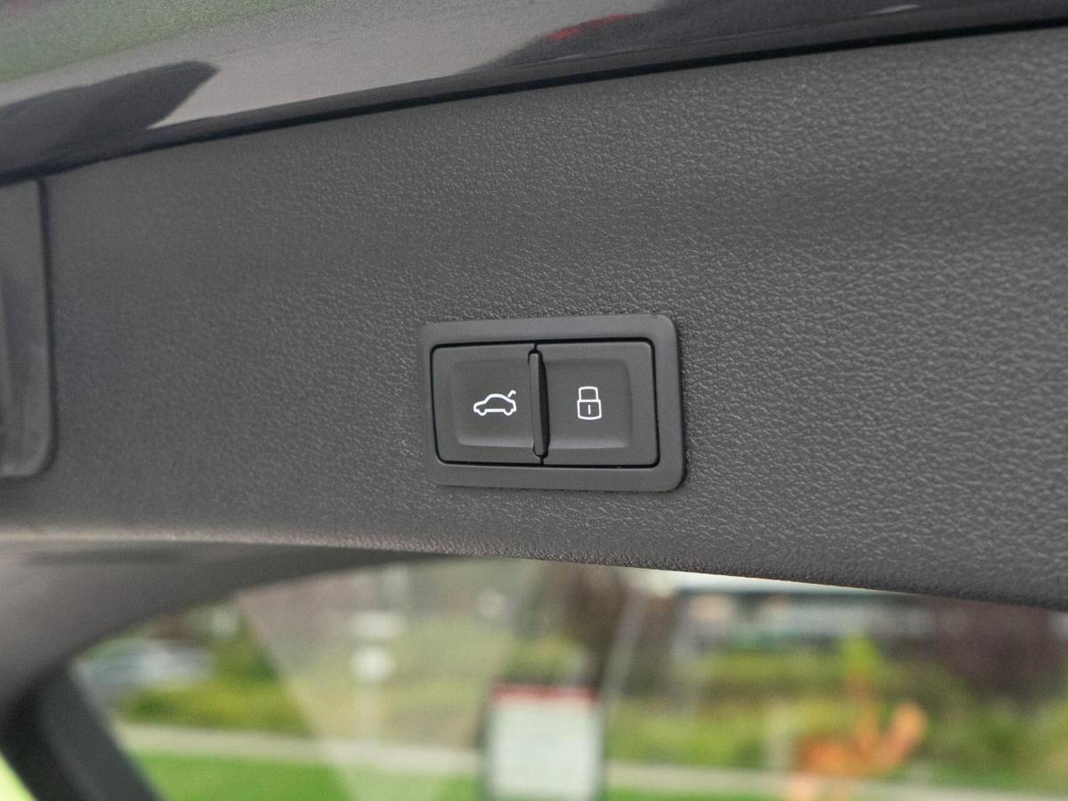 Audi A6 Audi A6 Avant 55 TFSI e quattro Competition|Panoramadak|B&O|Camera 360°|Diamond Stitching|Trekhaak|Head up|Stuurverw.|Keyless|Sportstoelen