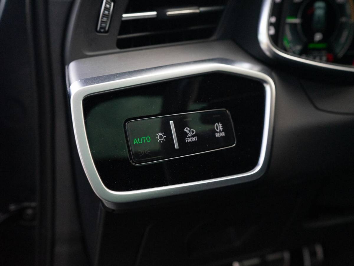 Audi A6 Audi A6 Avant 55 TFSI e quattro Competition|Panoramadak|B&O|Camera 360°|Diamond Stitching|Trekhaak|Head up|Stuurverw.|Keyless|Sportstoelen