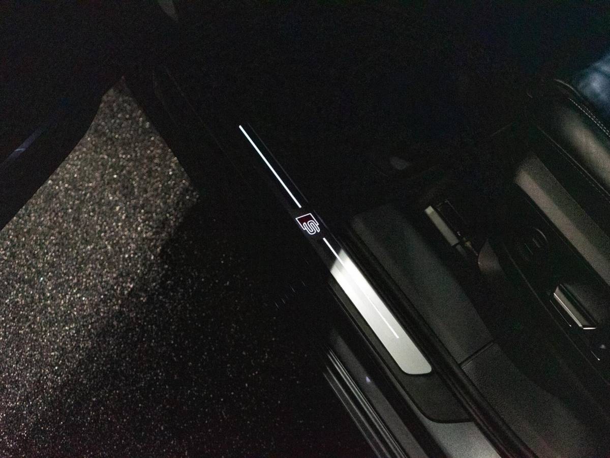 Audi A6 Audi A6 Avant 55 TFSI e quattro Competition|Panoramadak|B&O|Camera 360°|Diamond Stitching|Trekhaak|Head up|Stuurverw.|Keyless|Sportstoelen
