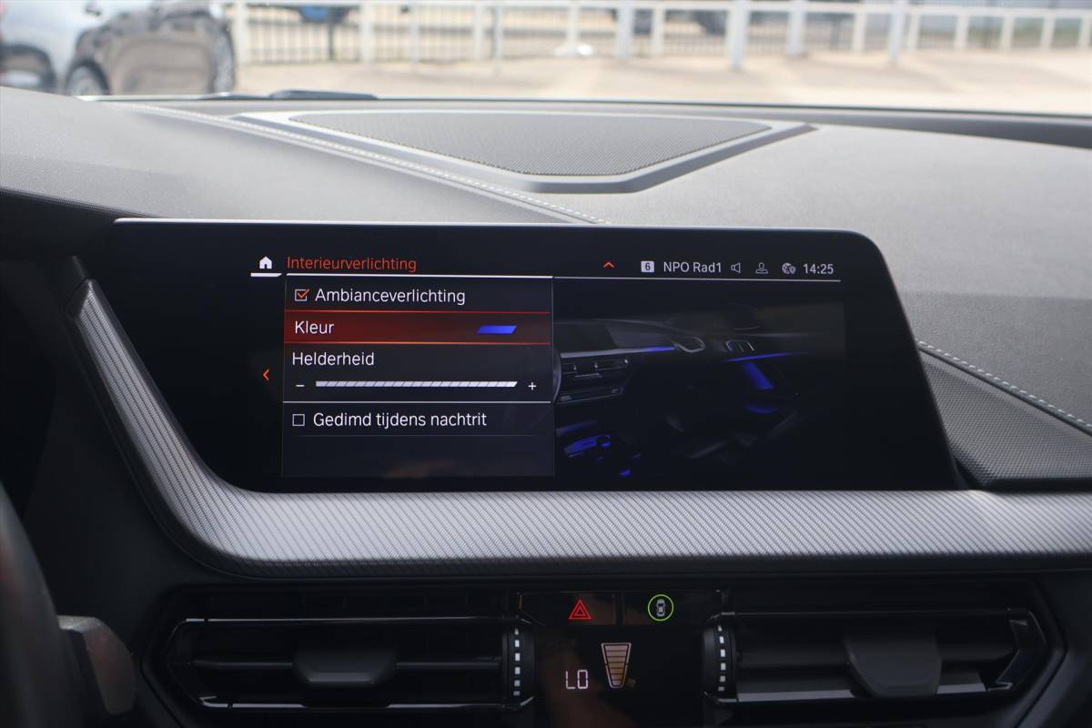 BMW 1 Serie BMW 1-Serie (f40) 118i M-Sport | Pano | Shadow | Leder | Harman/kardon | Camera | Stuur/Stoelverwarming |