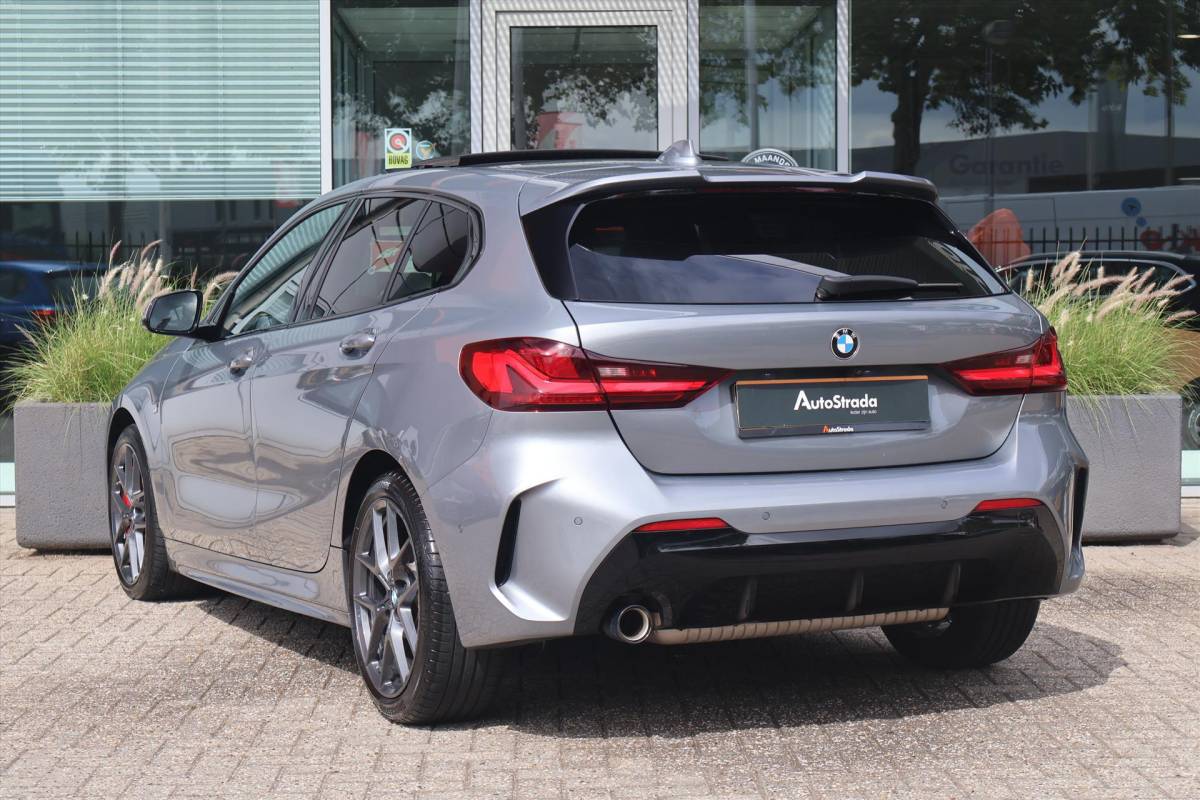 BMW 1 Serie BMW 1-Serie (f40) 118i M-Sport | Pano | Shadow | Leder | Harman/kardon | Camera | Stuur/Stoelverwarming |