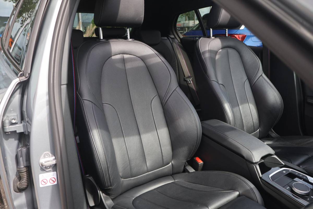 BMW 1 Serie BMW 1-Serie (f40) 118i M-Sport | Pano | Shadow | Leder | Harman/kardon | Camera | Stuur/Stoelverwarming |