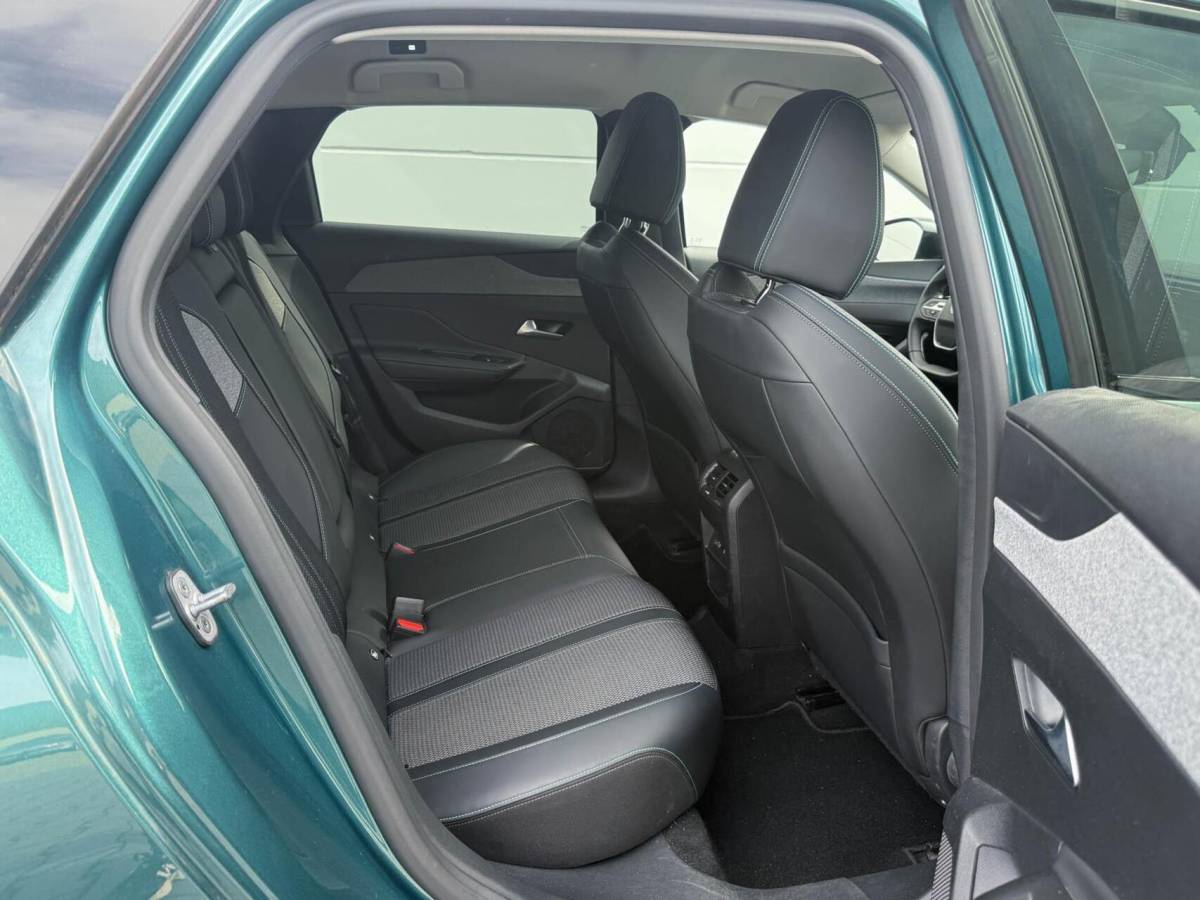 Peugeot 308 Peugeot 308 SW 1.2 PureTech 130pk Allure Pack Business | Carplay | 360 Camera | Stoelverwarming | Trekhaak