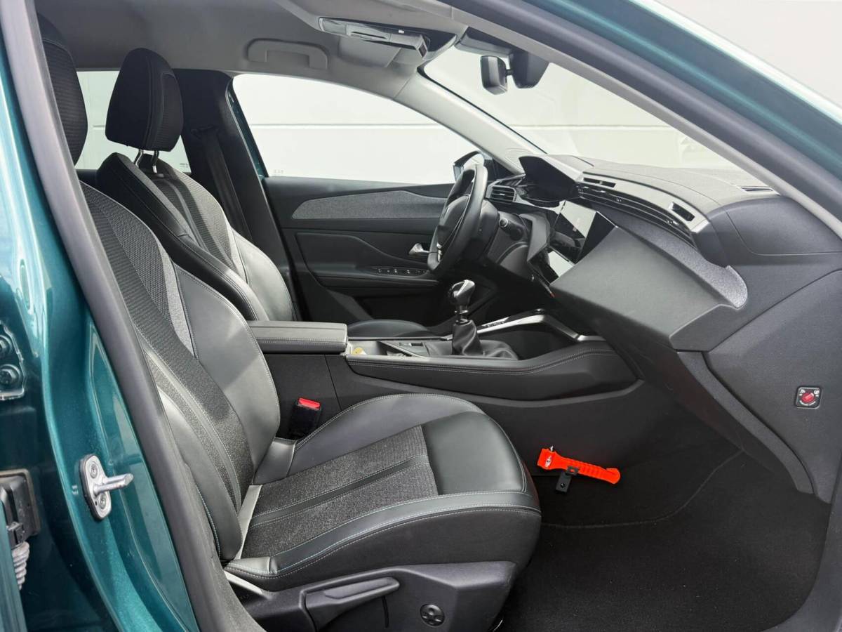 Peugeot 308 Peugeot 308 SW 1.2 PureTech 130pk Allure Pack Business | Carplay | 360 Camera | Stoelverwarming | Trekhaak