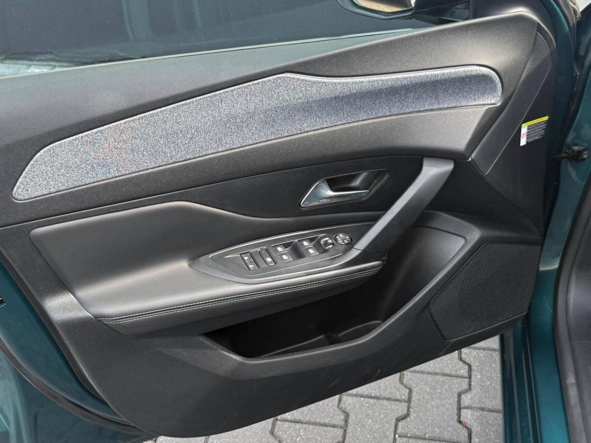 Peugeot 308 Peugeot 308 SW 1.2 PureTech 130pk Allure Pack Business | Carplay | 360 Camera | Stoelverwarming | Trekhaak