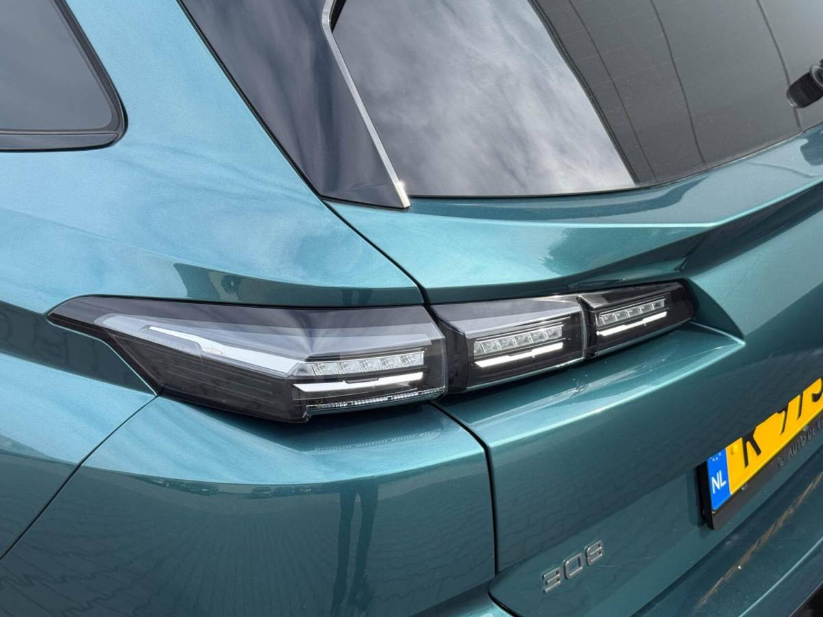 Peugeot 308 Peugeot 308 SW 1.2 PureTech 130pk Allure Pack Business | Carplay | 360 Camera | Stoelverwarming | Trekhaak
