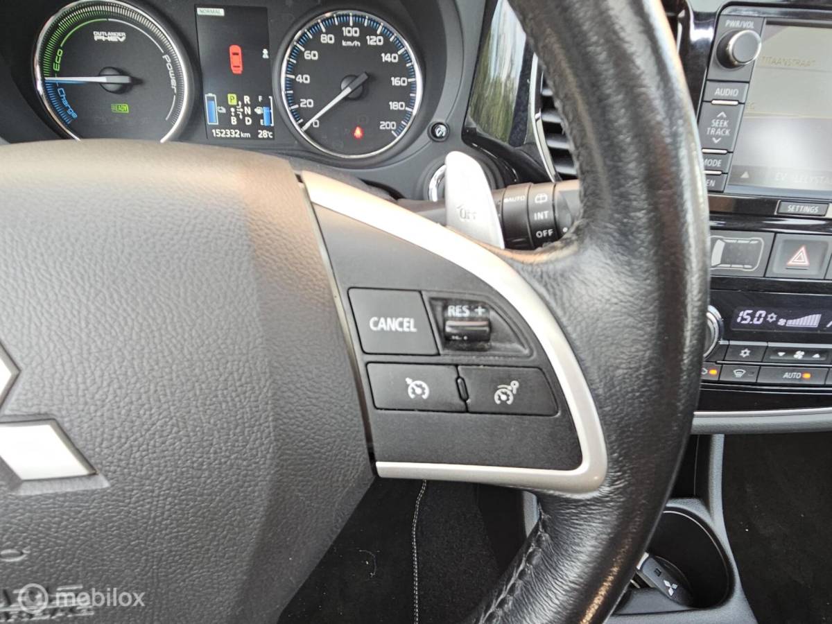 Mitsubishi Outlander Mitsubishi Outlander 2.0 PHEV Instyle leer/Navi/Pano/cruise