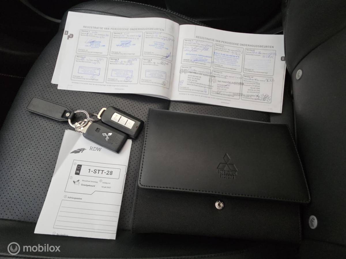 Mitsubishi Outlander Mitsubishi Outlander 2.0 PHEV Instyle leer/Navi/Pano/cruise