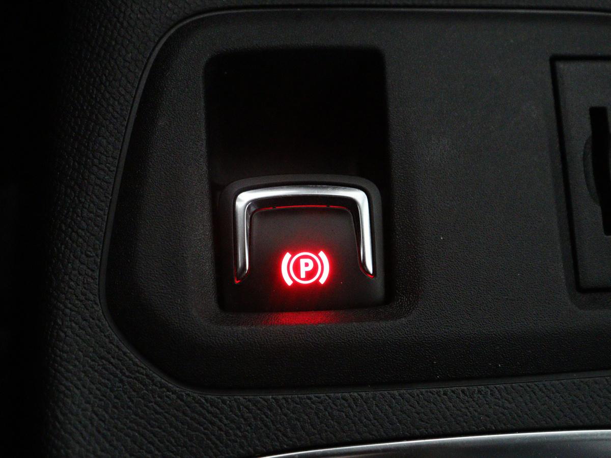 Opel Corsa Opel Corsa 1.2 Elegance | Half leder | Cruise control | Dodehoek detectie | Stuur/stoel verwarming | Climate control | Navigatie | CarPlay | Camera | Park assist | Trekhaak