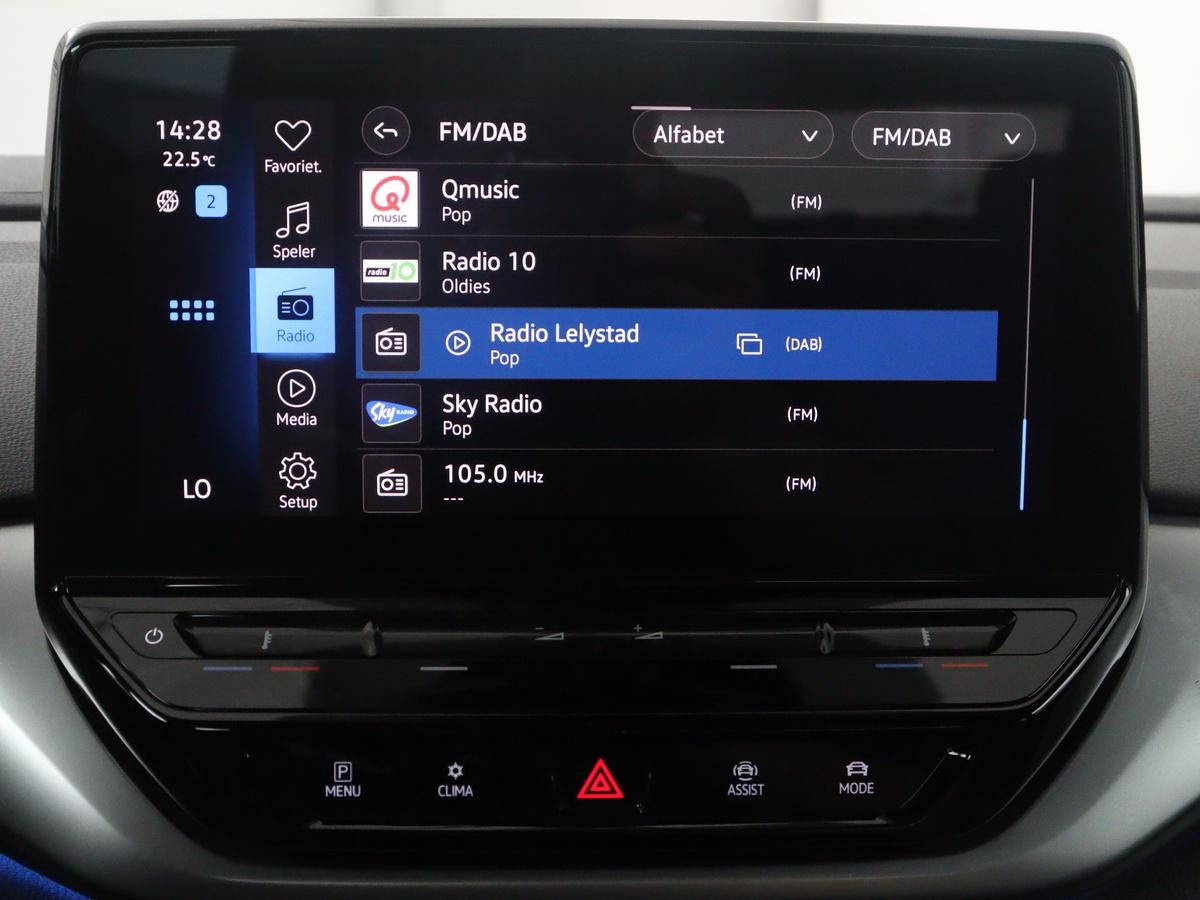 Volkswagen ID.4 Volkswagen ID.4 Pro 77kWh | SOH 93,8% | Adaptive cruise | Lane assist | Park assist | Climate control | Navigatie | CarPlay | Sfeerverlichting | Trekhaak