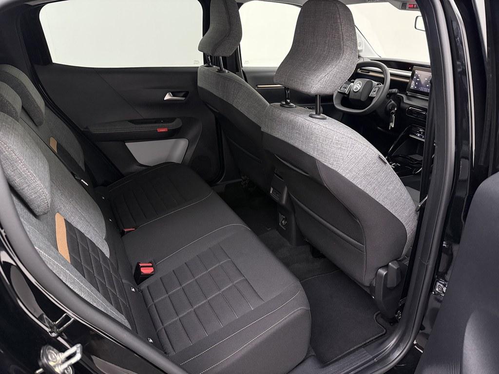 Citroën C3 Aircross Citroen C3 Aircross 1.2 Hybrid automaat 145pk Plus Camera/4S.Banden/ Ecc/CarPlay/Comfortstoelen