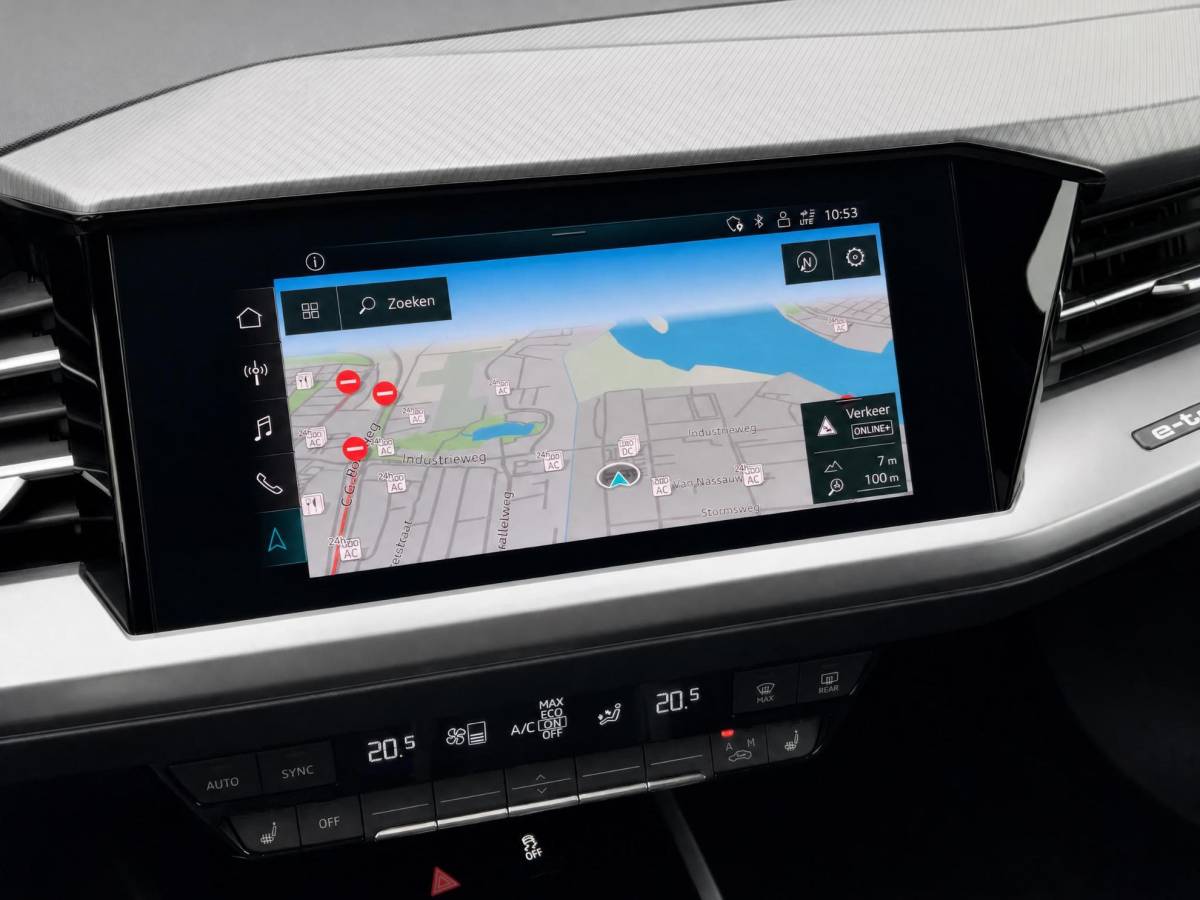 Audi Q4 Sportback e-tron Audi Q4 Sportback e-tron 35 Launch edition 55 kWh 125kW/170PK · Panoramadak · Leder · Stoelverwarming · Apple/Android Car Play · Garantie t/m 17-10-2026 of 100000km.
