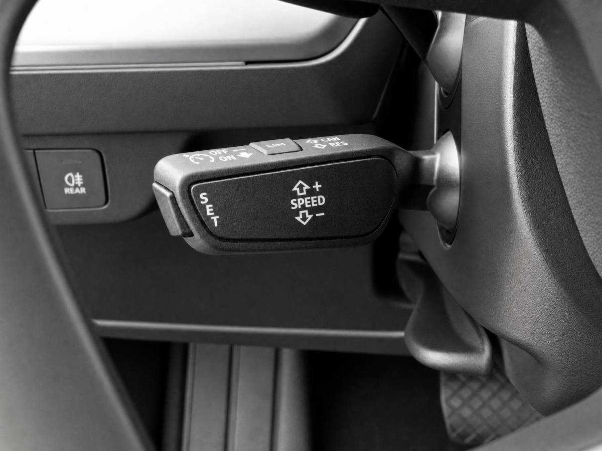 Audi Q4 Sportback e-tron Audi Q4 Sportback e-tron 35 Launch edition 55 kWh 125kW/170PK · Panoramadak · Leder · Stoelverwarming · Apple/Android Car Play · Garantie t/m 17-10-2026 of 100000km.