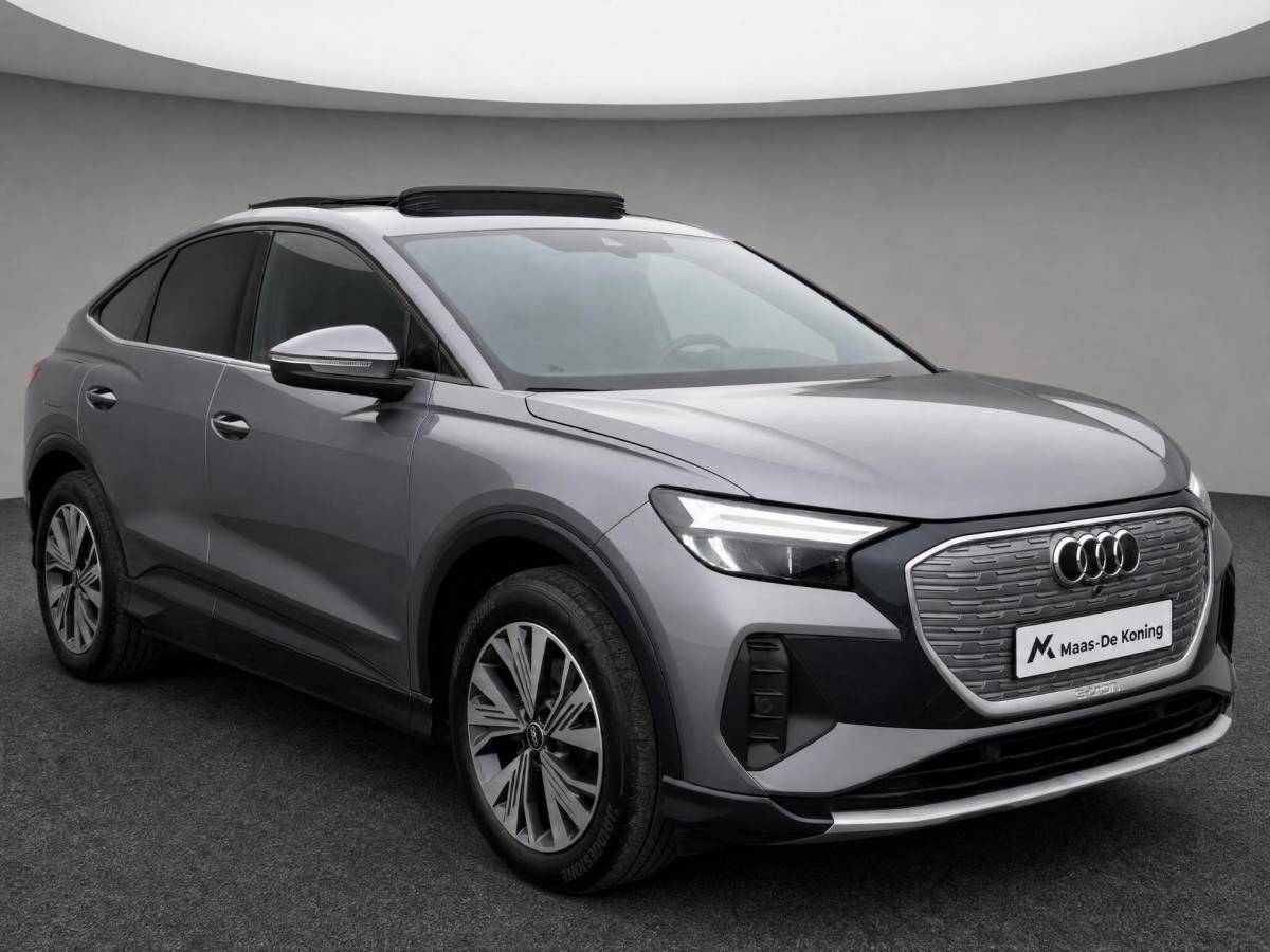 Audi Q4 Sportback e-tron Audi Q4 Sportback e-tron 35 Launch edition 55 kWh 125kW/170PK · Panoramadak · Leder · Stoelverwarming · Apple/Android Car Play · Garantie t/m 17-10-2026 of 100000km.