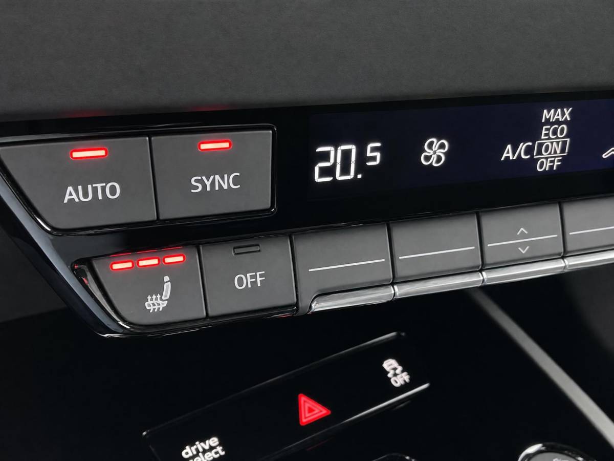 Audi Q4 Sportback e-tron Audi Q4 Sportback e-tron 35 Launch edition 55 kWh 125kW/170PK · Panoramadak · Leder · Stoelverwarming · Apple/Android Car Play · Garantie t/m 17-10-2026 of 100000km.
