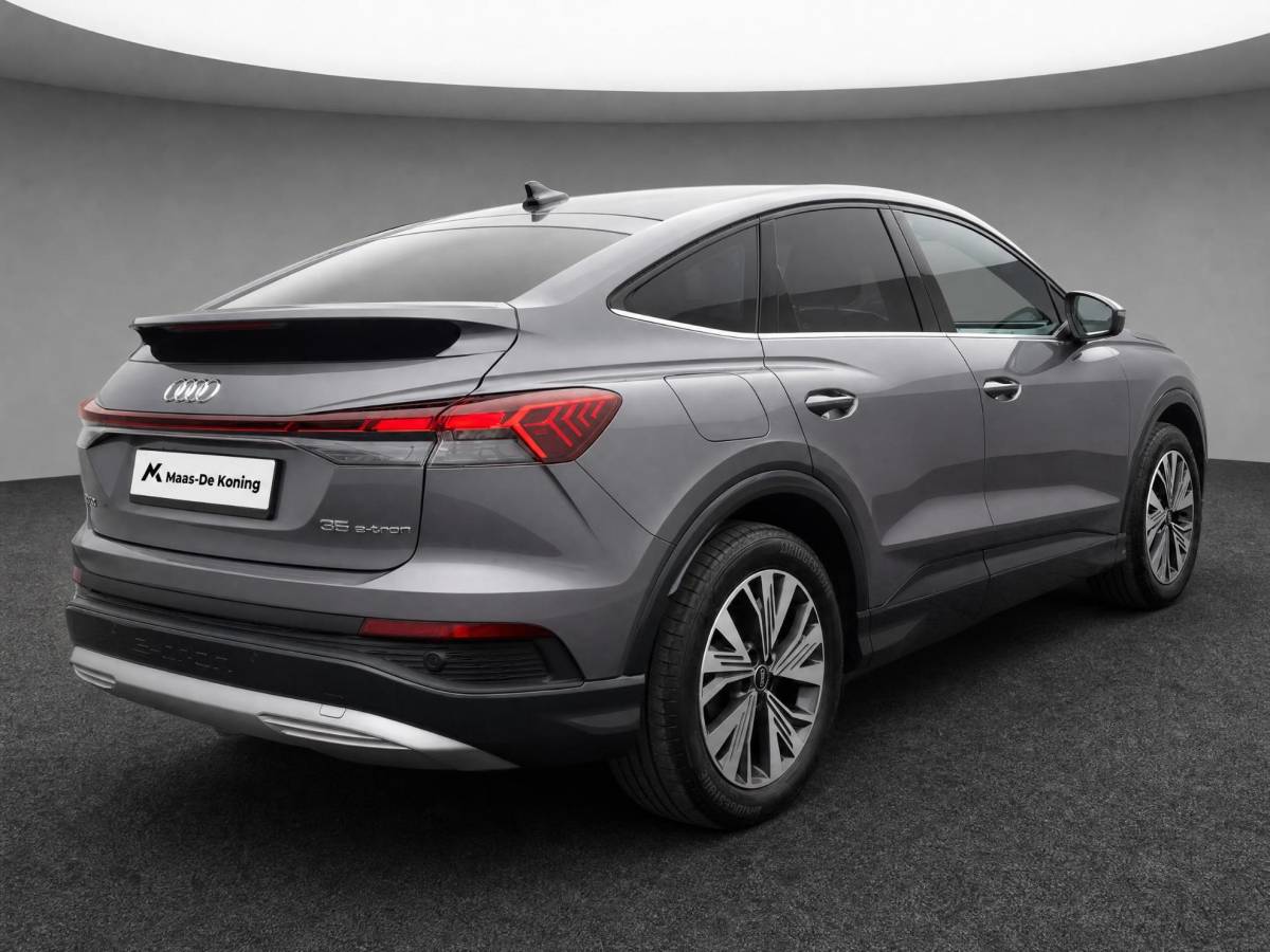 Audi Q4 Sportback e-tron Audi Q4 Sportback e-tron 35 Launch edition 55 kWh 125kW/170PK · Panoramadak · Leder · Stoelverwarming · Apple/Android Car Play · Garantie t/m 17-10-2026 of 100000km.
