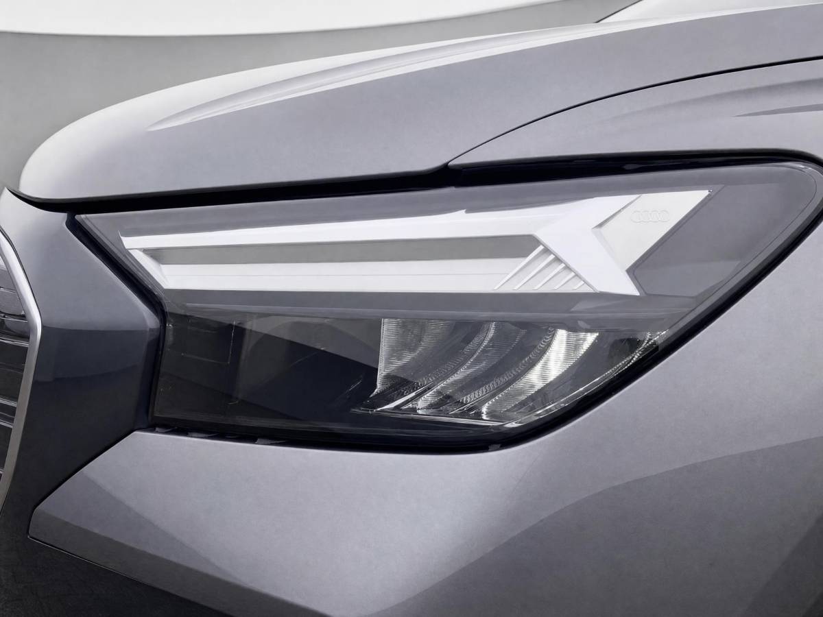 Audi Q4 Sportback e-tron Audi Q4 Sportback e-tron 35 Launch edition 55 kWh 125kW/170PK · Panoramadak · Leder · Stoelverwarming · Apple/Android Car Play · Garantie t/m 17-10-2026 of 100000km.