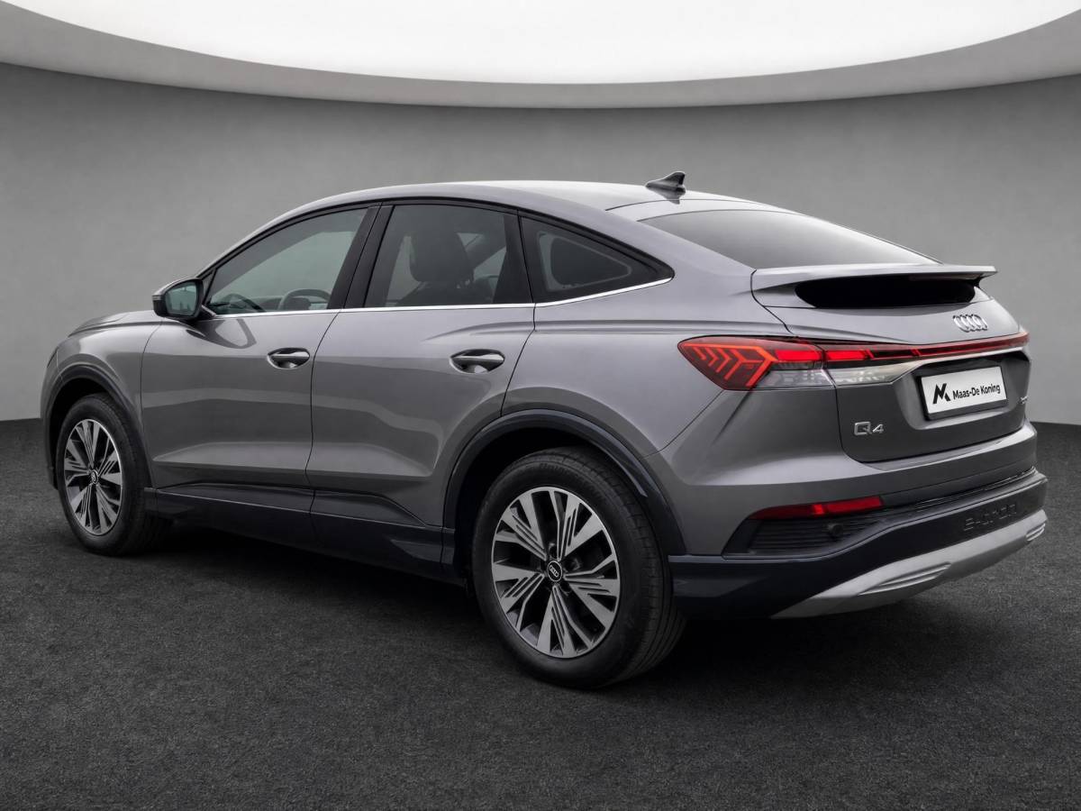 Audi Q4 Sportback e-tron Audi Q4 Sportback e-tron 35 Launch edition 55 kWh 125kW/170PK · Panoramadak · Leder · Stoelverwarming · Apple/Android Car Play · Garantie t/m 17-10-2026 of 100000km.