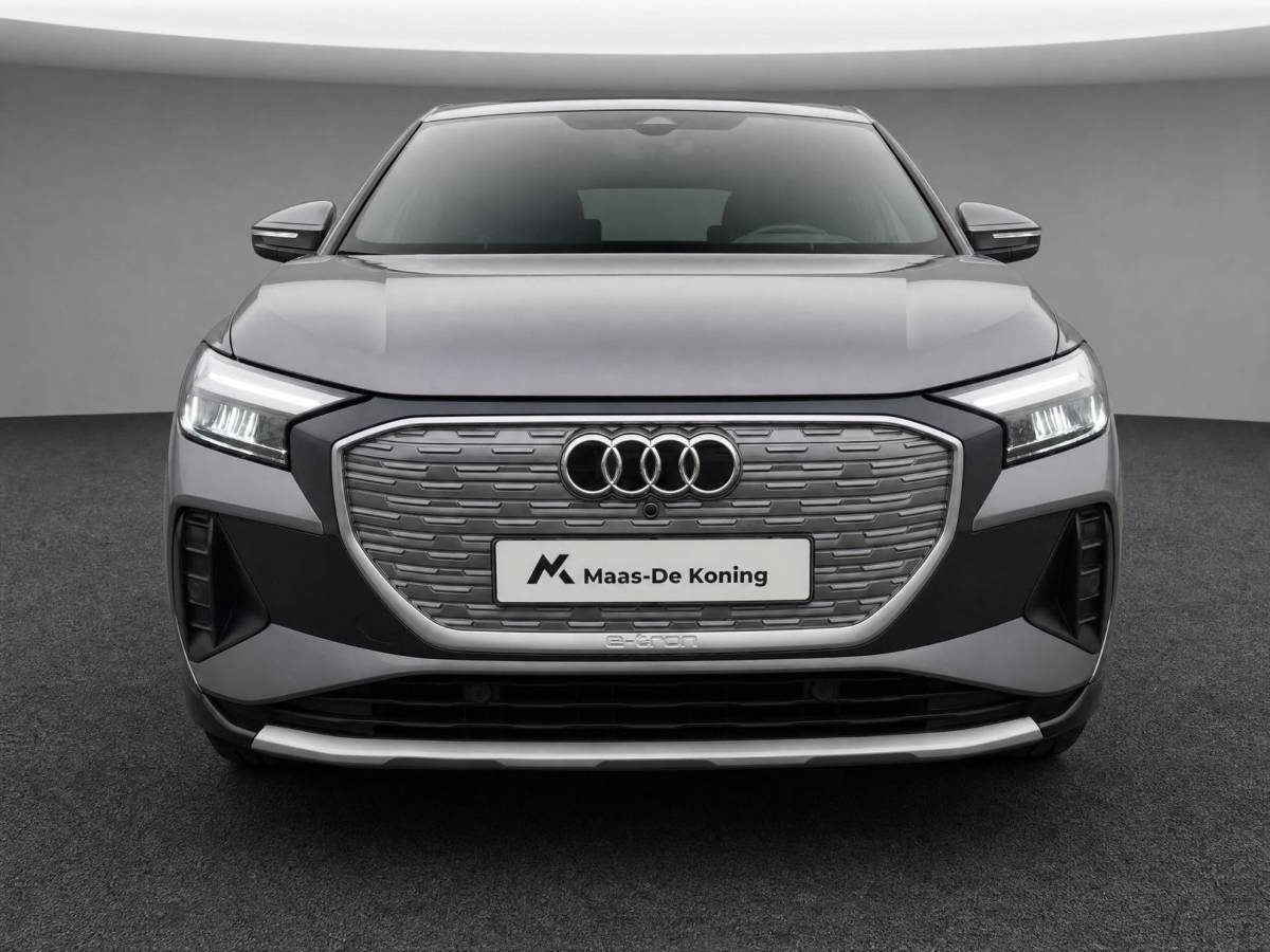 Audi Q4 Sportback e-tron Audi Q4 Sportback e-tron 35 Launch edition 55 kWh 125kW/170PK · Panoramadak · Leder · Stoelverwarming · Apple/Android Car Play · Garantie t/m 17-10-2026 of 100000km.