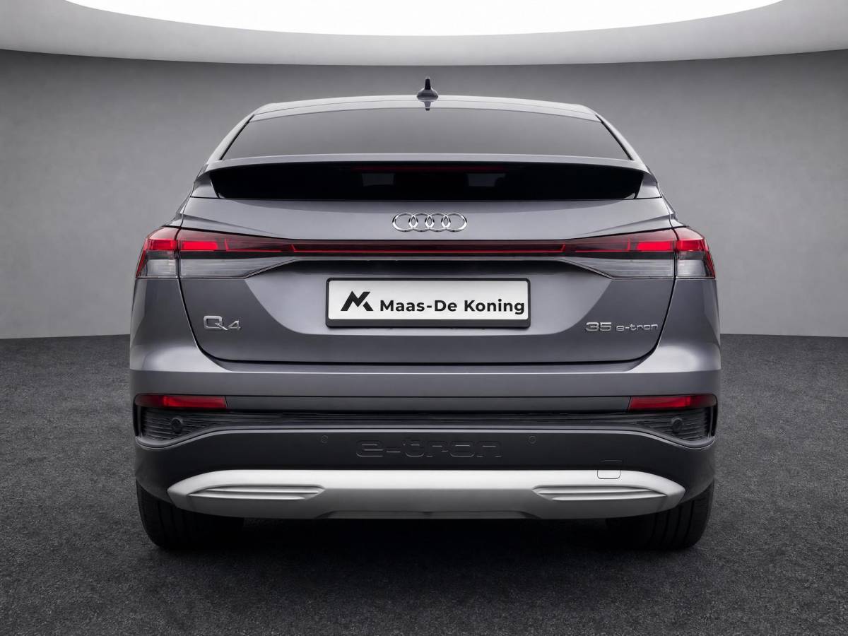Audi Q4 Sportback e-tron Audi Q4 Sportback e-tron 35 Launch edition 55 kWh 125kW/170PK · Panoramadak · Leder · Stoelverwarming · Apple/Android Car Play · Garantie t/m 17-10-2026 of 100000km.