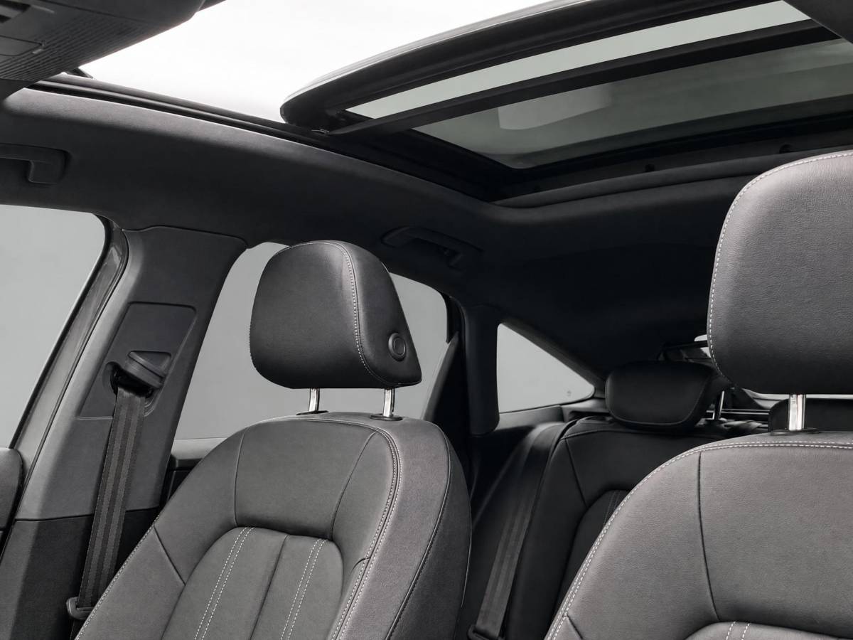 Audi Q4 Sportback e-tron Audi Q4 Sportback e-tron 35 Launch edition 55 kWh 125kW/170PK · Panoramadak · Leder · Stoelverwarming · Apple/Android Car Play · Garantie t/m 17-10-2026 of 100000km.