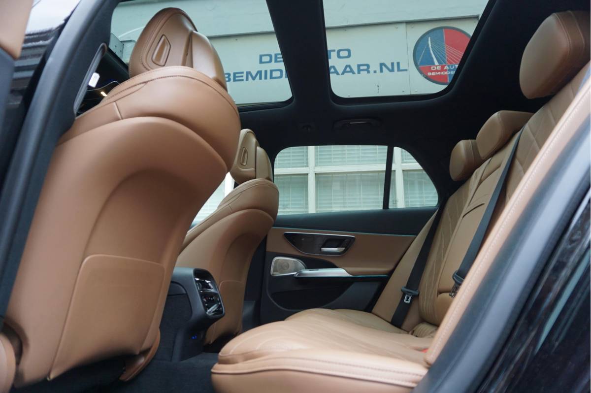 Mercedes-Benz E-Klasse Mercedes-Benz E-klasse Estate 300 e AMG Line Premium Plus Airmatic | Hyperscreen | Trekhaak | Pano | Adaptive + Lane | Memory Stoelmassage + Koeling + Verwarming | NL auto |