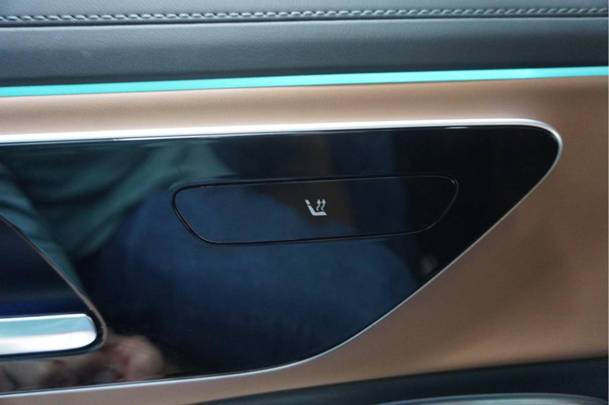 Mercedes-Benz E-Klasse Mercedes-Benz E-klasse Estate 300 e AMG Line Premium Plus Airmatic | Hyperscreen | Trekhaak | Pano | Adaptive + Lane | Memory Stoelmassage + Koeling + Verwarming | NL auto |