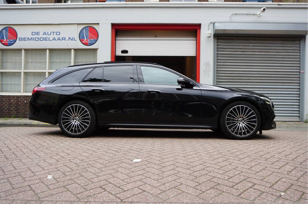 Mercedes-Benz E-Klasse Mercedes-Benz E-klasse Estate 300 e AMG Line Premium Plus Airmatic | Hyperscreen | Trekhaak | Pano | Adaptive + Lane | Memory Stoelmassage + Koeling + Verwarming | NL auto |