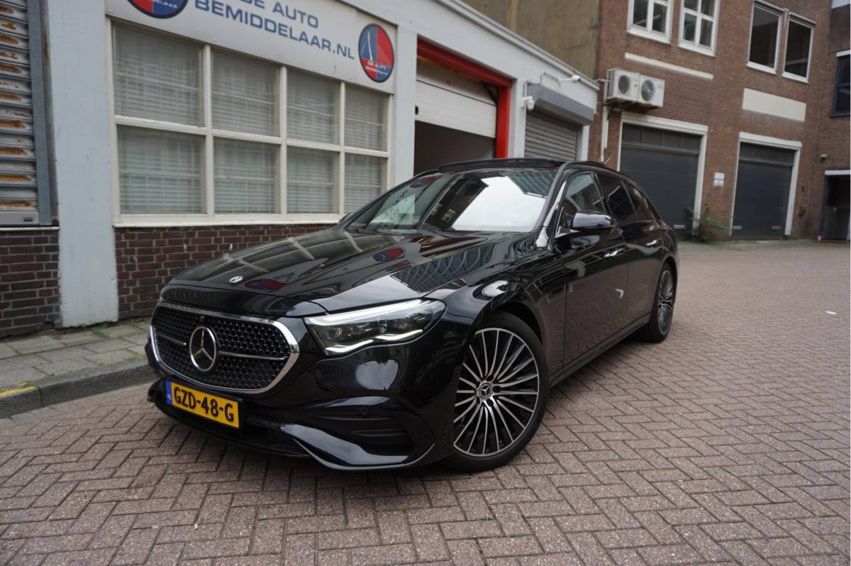 Mercedes-Benz E-Klasse Mercedes-Benz E-klasse Estate 300 e AMG Line Premium Plus Airmatic | Hyperscreen | Trekhaak | Pano | Adaptive + Lane | Memory Stoelmassage + Koeling + Verwarming | NL auto |